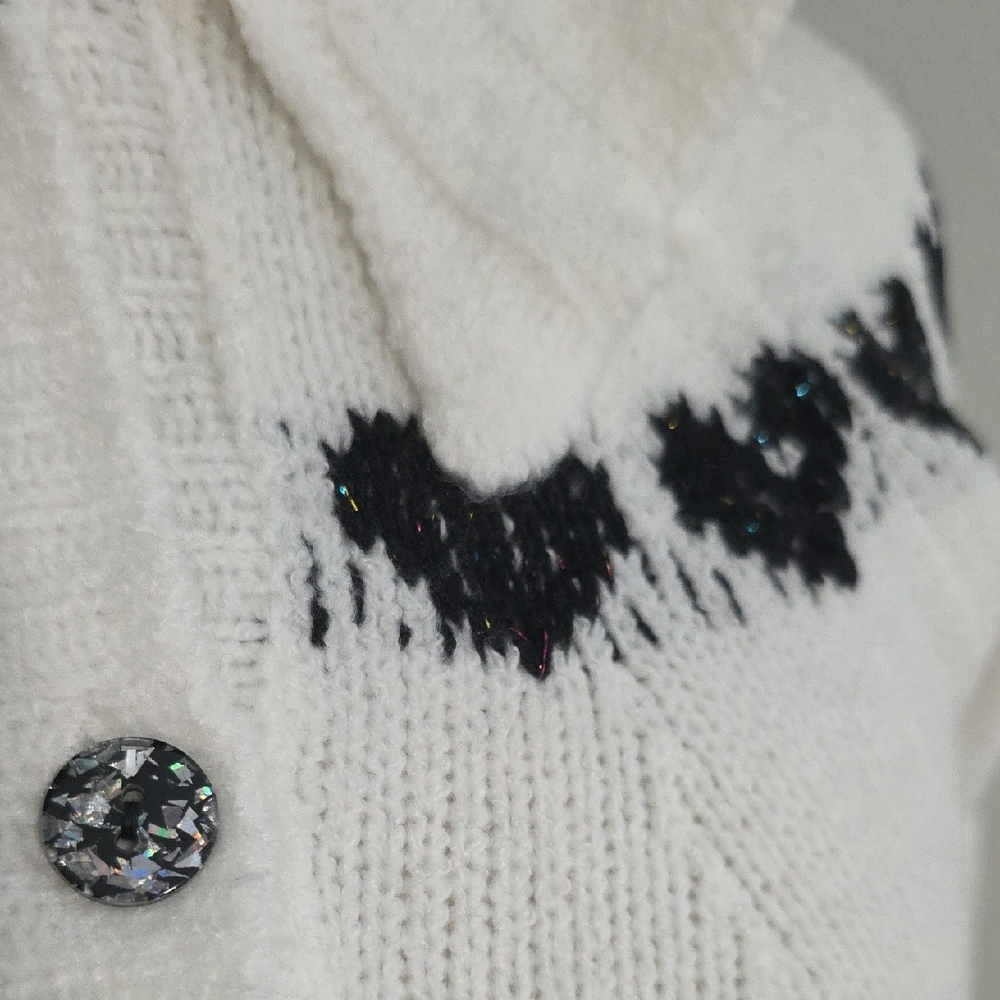 Love Tree White/Black Heart Pattern Cropped Button Up Cardigan Sweater - Picture 4 of 5